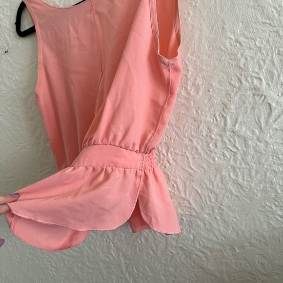 Aritzia Wilfred Peach Pink Scoop Back Peplum Sleeveless Top Small - Picture 3 of 7